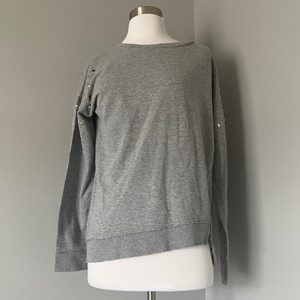 NWT JOE’S Distressed Gray Jeweled Studded Long Sleeve Relaxed Sweatshirt Top S‎ - Picture 2 of 10